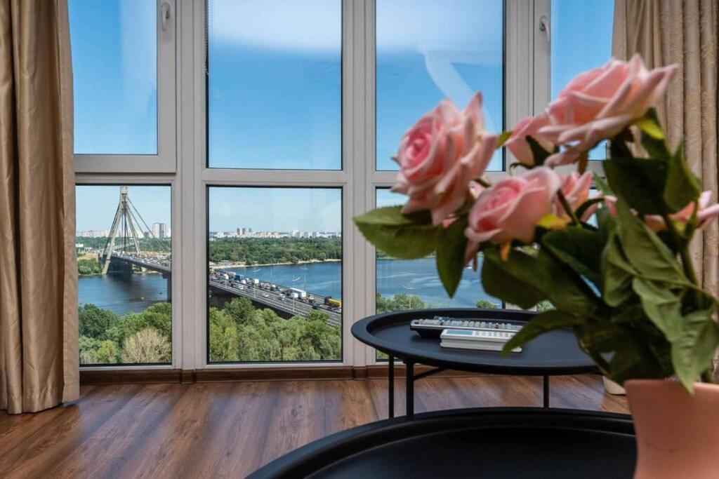 Apartments With Crazy Panoramic View Of The Dniepr Kiev Ngoại thất bức ảnh