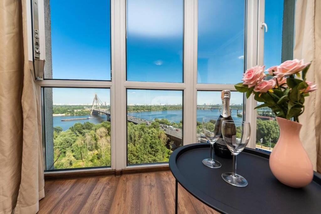 Apartments With Crazy Panoramic View Of The Dniepr Kiev Ngoại thất bức ảnh