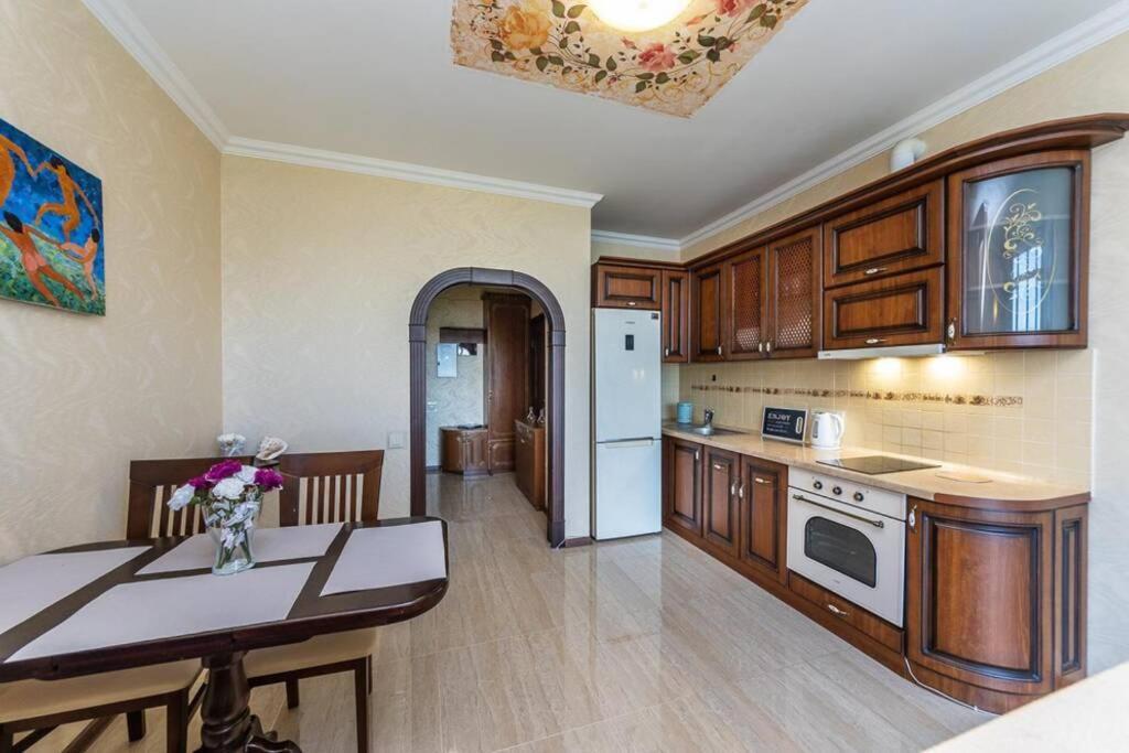 Apartments With Crazy Panoramic View Of The Dniepr Kiev Ngoại thất bức ảnh